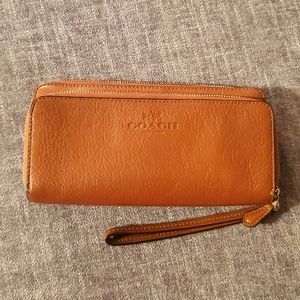 Coach Full Zip Around Leather Wallet
